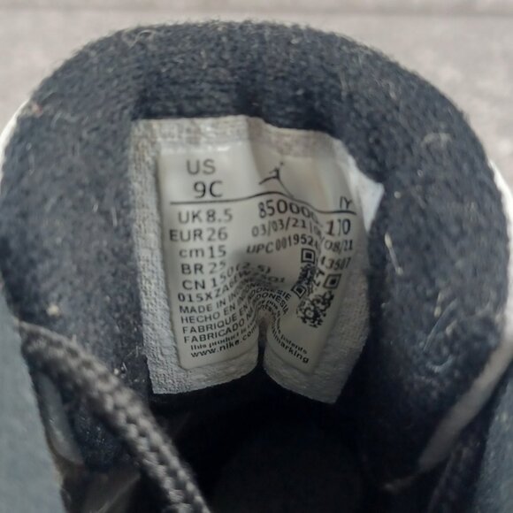 Nike Air Jordan 12 Retro Royalty Taxi White Black Sneakers Kids Shoes 9C - Picture 6 of 7